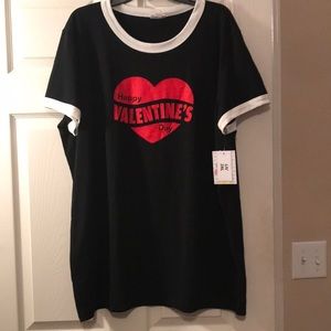 NWT LULAROE Liv T-shirt